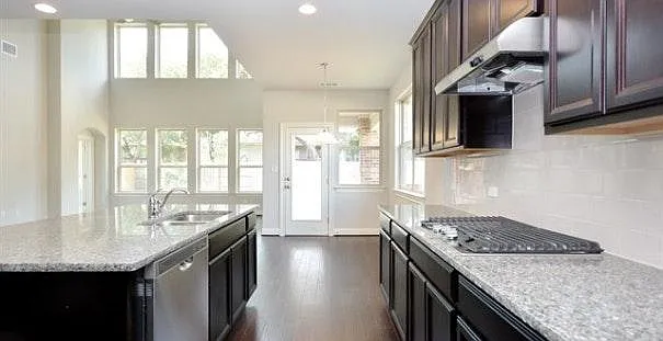 Kitchen with all upgraded amenities - Stainless steel appliances