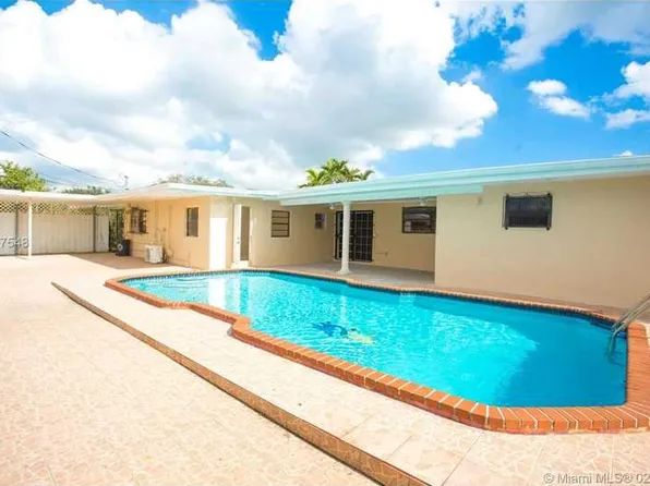 1360 W 4th Ln, Hialeah, FL 33010