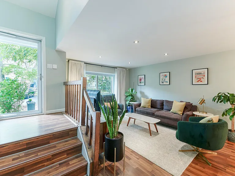 1527 Casino Cir — Photo 5