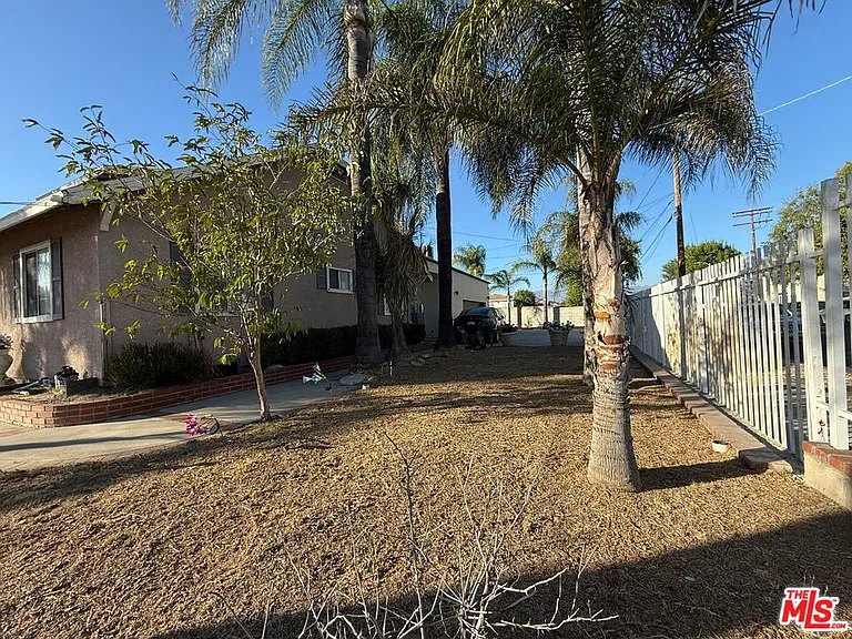 9900 Laurel Canyon Blvd — Photo 18