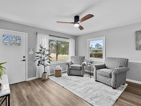 3rd image of 3440 Randleman Rd