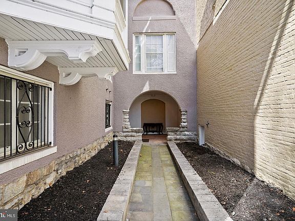 4th image of 37 S Prospect St #101