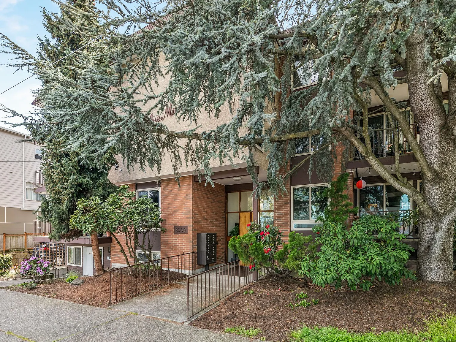 5th Ave Manor Apartments — Photo 1