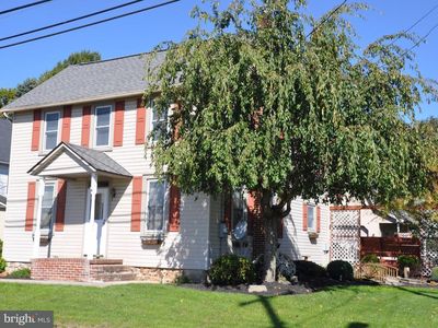 97 W Main St, Fawn Grove, PA, 17321