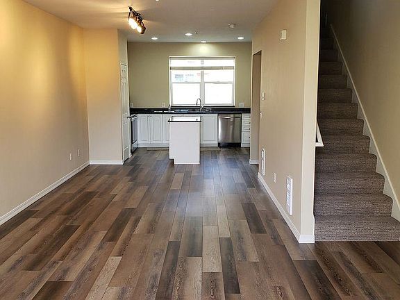 2nd image of 1722 SE Halyard Ln #1722
