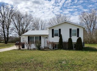 857 Luttrell Ave, Smithville, TN 37166