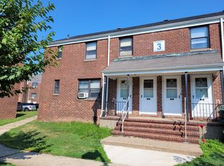 16 Hampton Ct #A, Maywood, NJ 07607