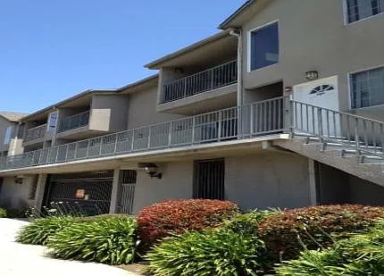 15057 Burbank Blvd — Photo 1