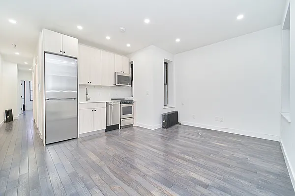 Rented by The Agency | media 9