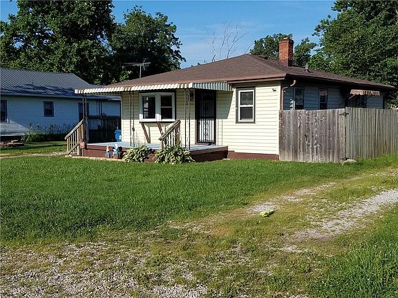 4th image of 1424 Lindley Ave