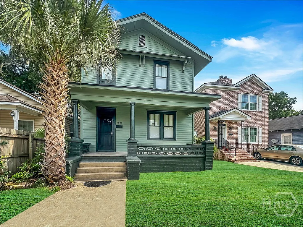 3 bed, 1.5 bath, 1288 sqft, $1,600 — Photo 2