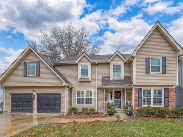 9555 W 123rd St, Overland Park, KS 66213