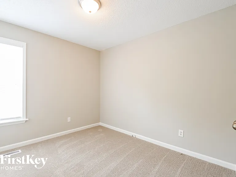 105 Amber Ln — Photo 11