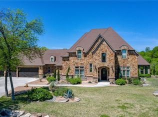 408 Oak Bluff Ct, Fort Worth, TX 76108