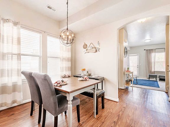 3rd image of 1467 W Stone Meadow Dr