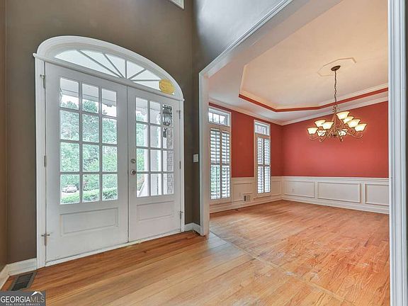 5th image of 702 Inverness Way