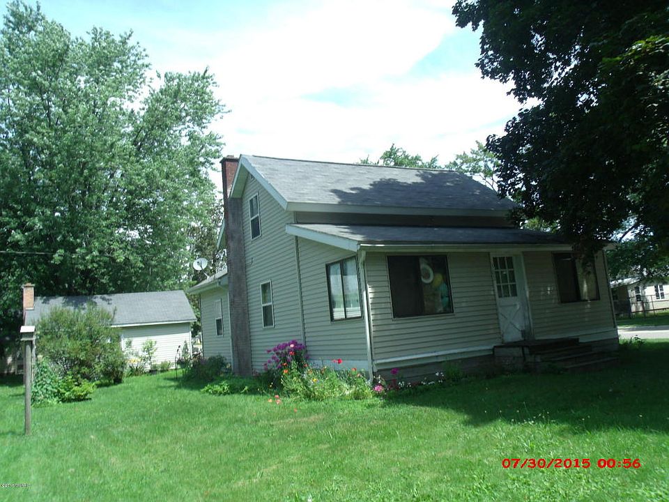 2nd image of 102 Reynolds St