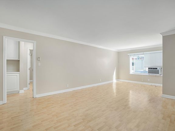 3rd image of 2820 Arizona Ave APT 5