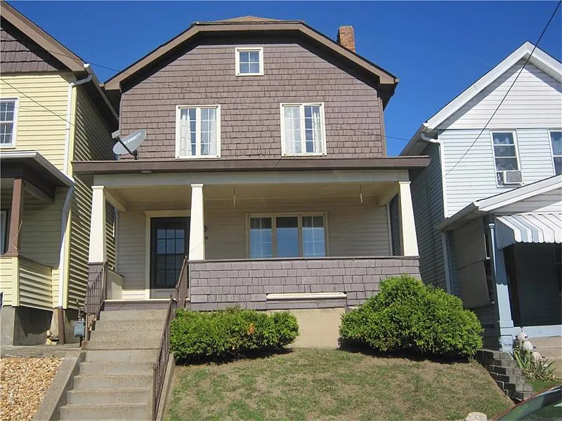 2803 Riverview St photo 1