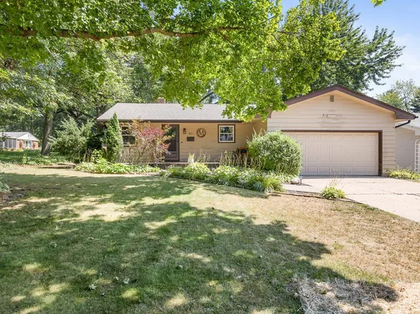 421 Warren Ave, Rockford, IL 61107