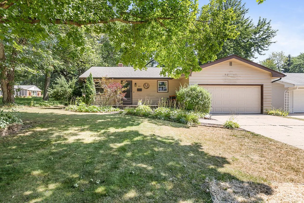 421 Warren Ave photo 1