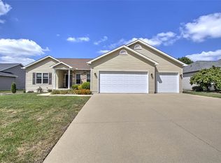 265 Carrington Ave, Mt Zion, IL 62549