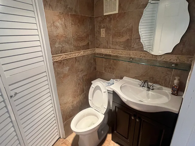 24 Darnell Ln #1 — Photo 11