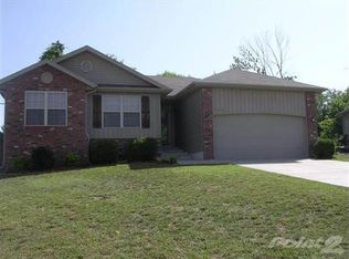 1201 W Robin St, Ozark, MO 65721
