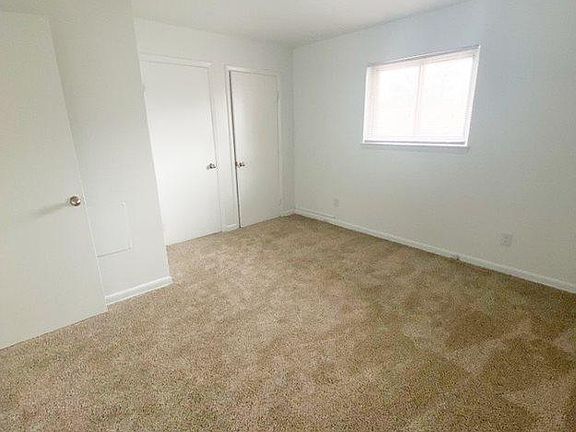 5th image of 880 Hidden Glen Ct Unit B