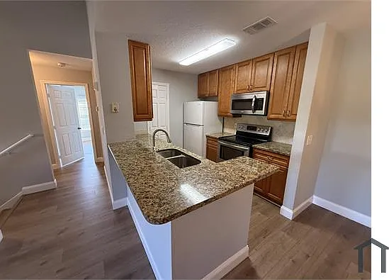 3 bed, $3,200 — Photo 3