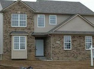 26119 Creekside Dr, New Hudson, MI 48165