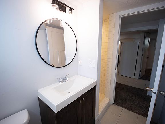 3rd image of 1653 E Parkway Ave