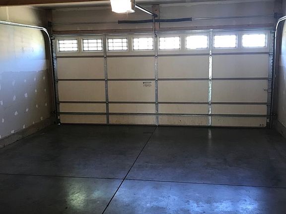 3rd image of 1018 N River Rock Dr