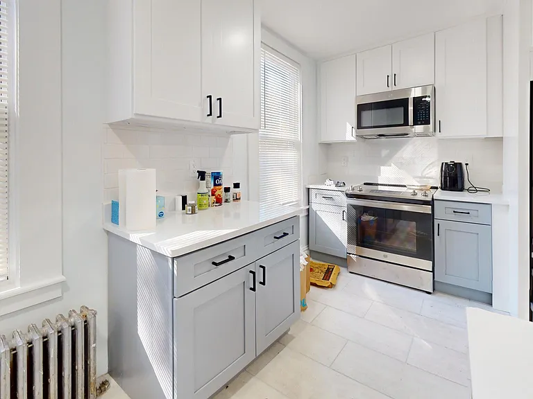 815 State St #3 — Photo 4