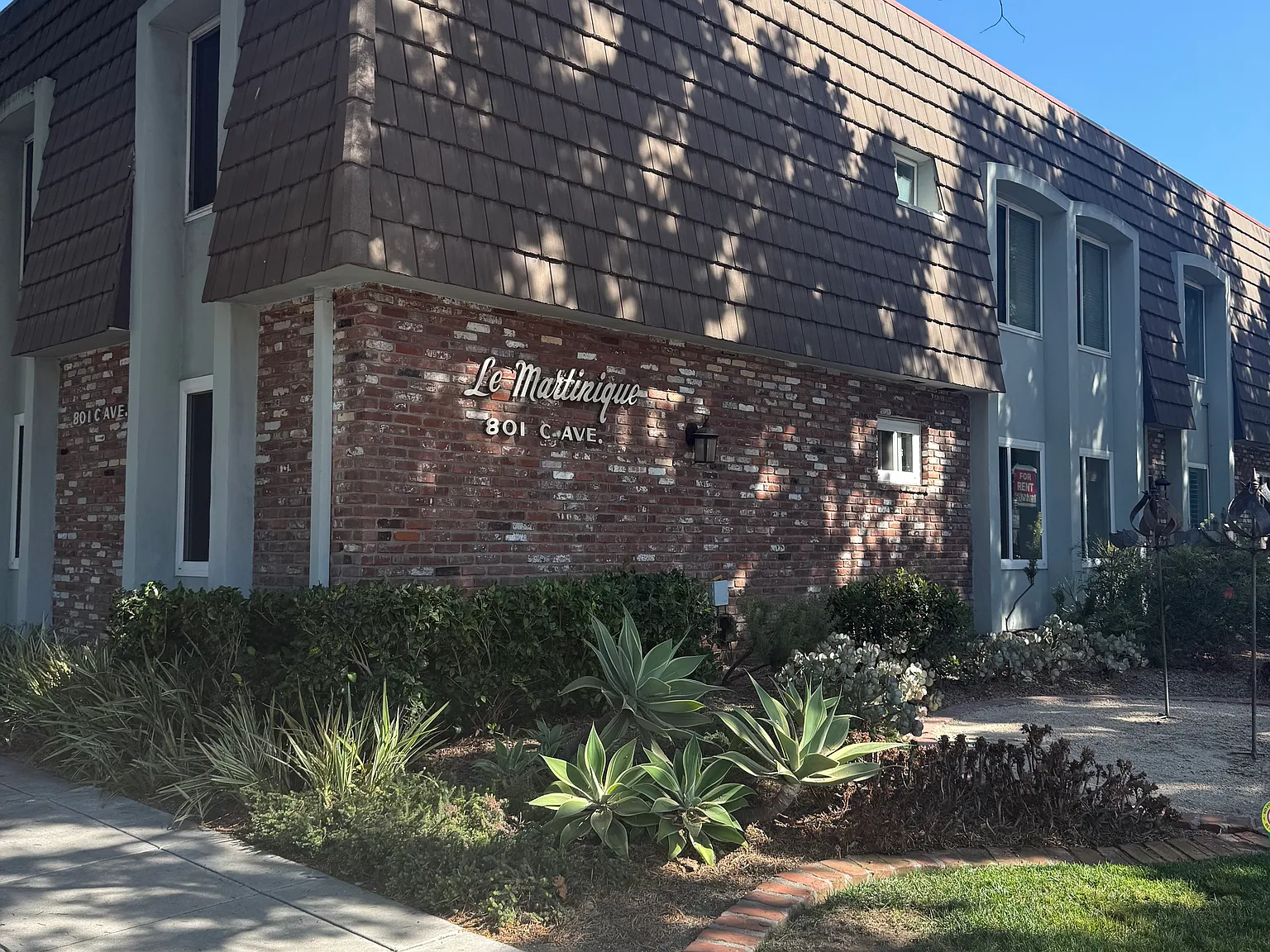 2 bed, 1.5 bath, 960 sqft, $3,625 — Photo 1