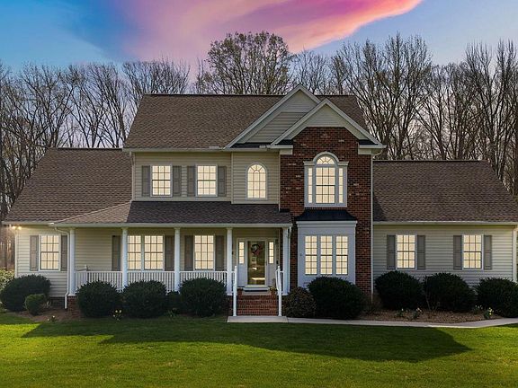 4th image of 240 Poplar Rd