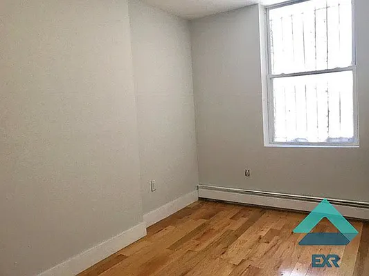 Rented by EXR | media 2