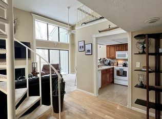 9428 S Lake Ridge Dr #112, Bloomington, IN 47401
