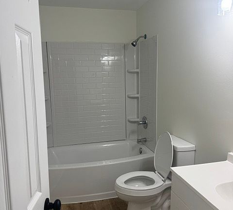 3rd image of 178 Dale Cir