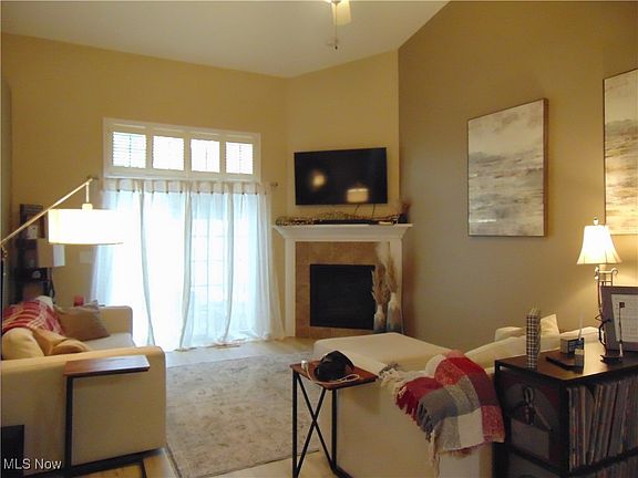 3rd image of 1395 E Cross Creek Dr