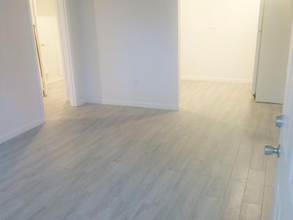 1st image of 200 1/2 Radiance Ave #2