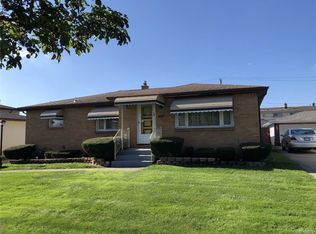 43 Angela Ln, Cheektowaga, NY