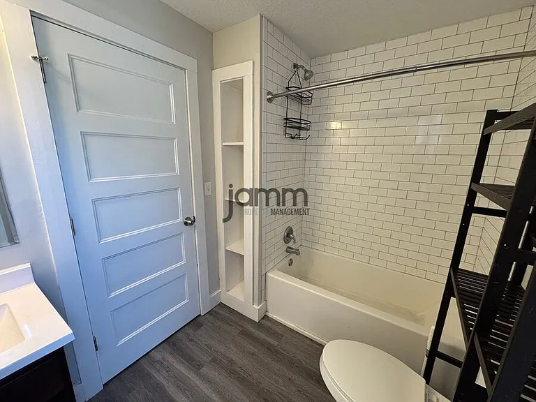1960 W 65th St #1960 — Photo 10