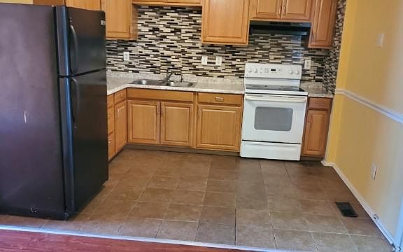 4th image of 3426 Chelsea Dr