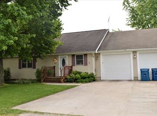 207 Hickory St, Walkerton, IN 46574