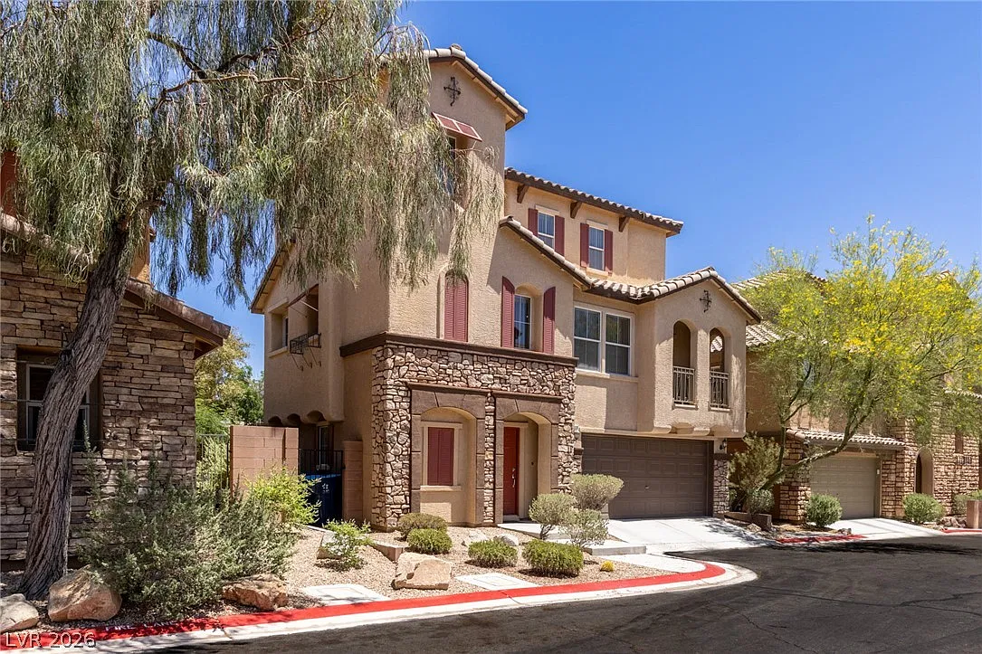 3 bed, 3.0 bath, 1549 sqft, $2,000 — Photo 3
