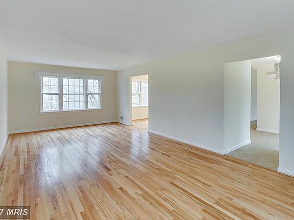 3rd image of 4638 Tara Dr