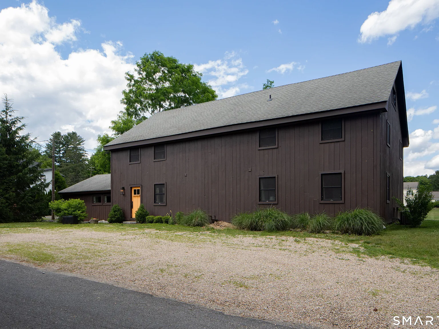 3 bed, 2.0 bath, 2078 sqft, $3,050 — Photo 1