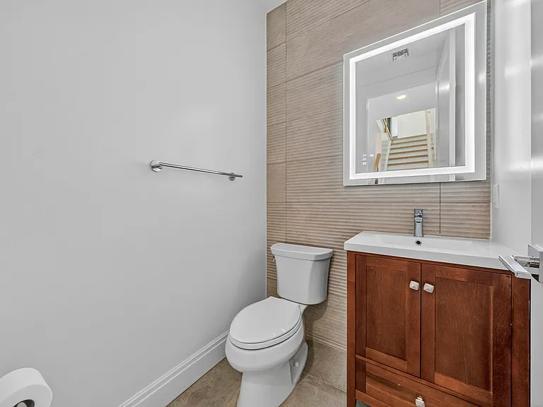 211B Slocum Way — Photo 17