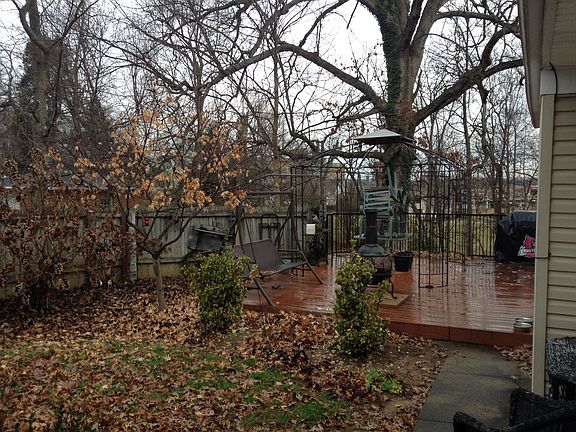 4th image of 202 Helmwood Dr